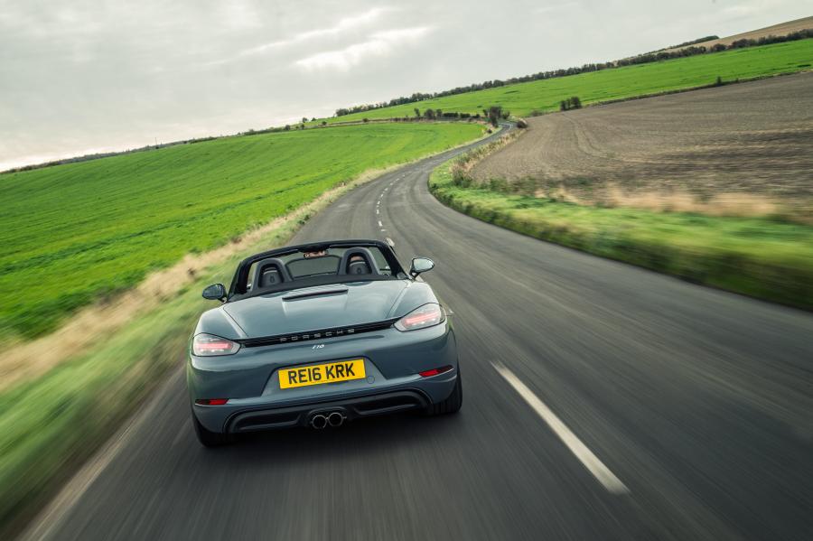  Porsche 718 Boxster 2016 года  (UK) (фото 10 из 30)